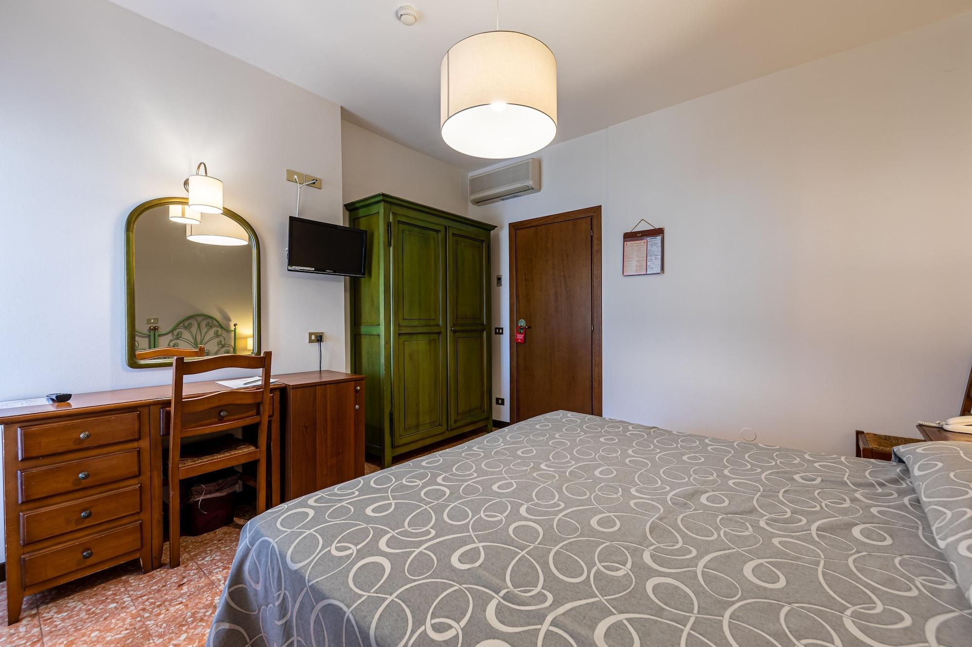Hotel Bisesti ***S Garda  Esterno foto