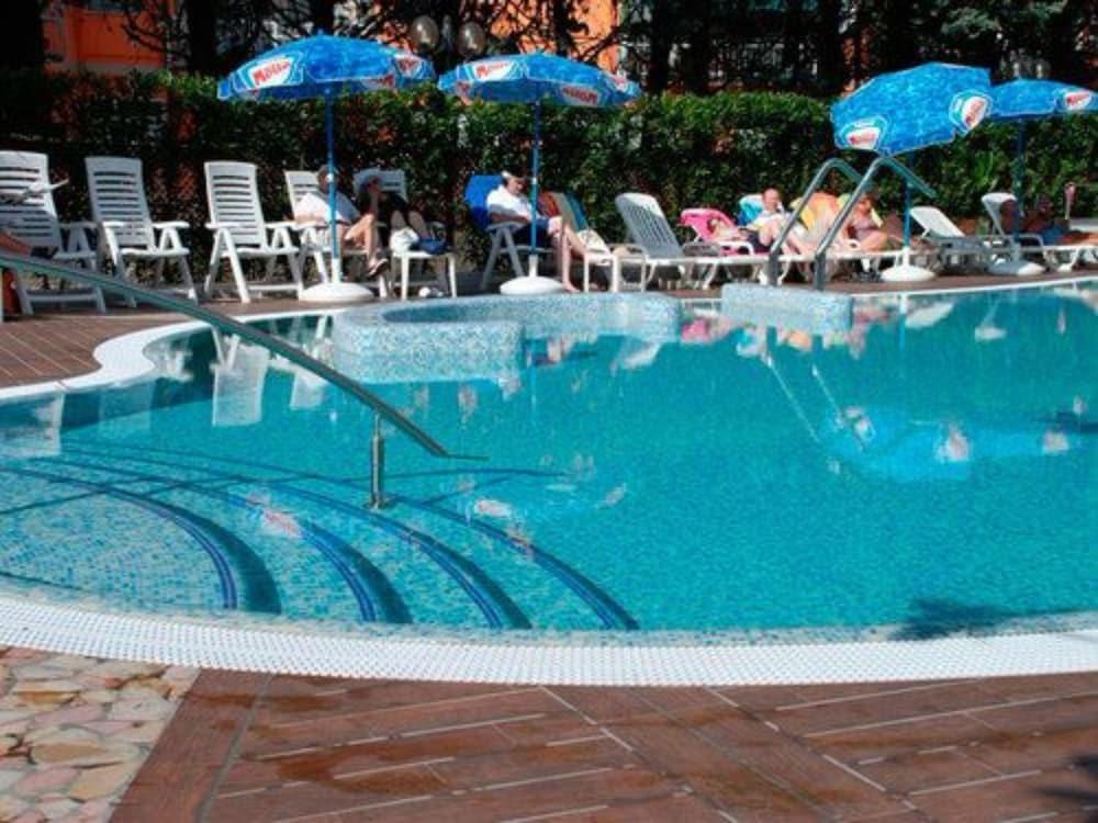 Hotel Bisesti ***S Garda  Esterno foto