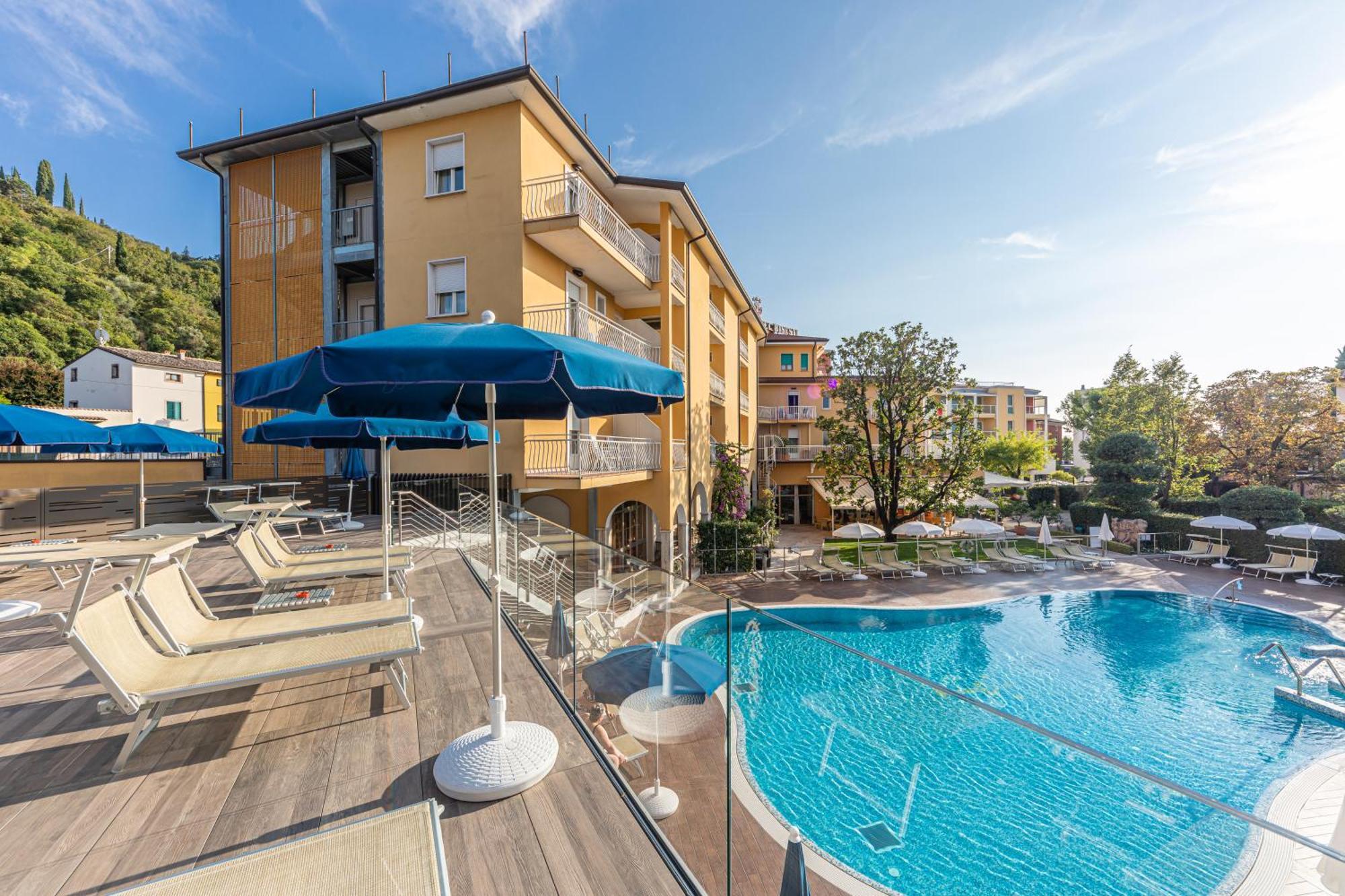 Hotel Bisesti ***S Garda  Esterno foto