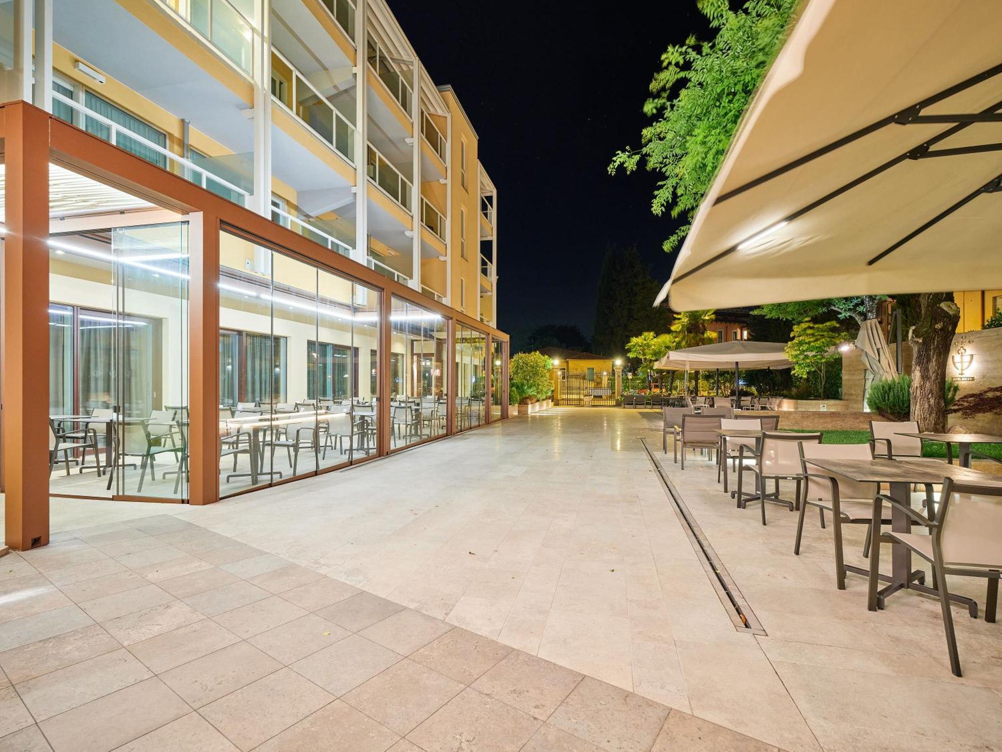 Hotel Bisesti ***S Garda  Esterno foto