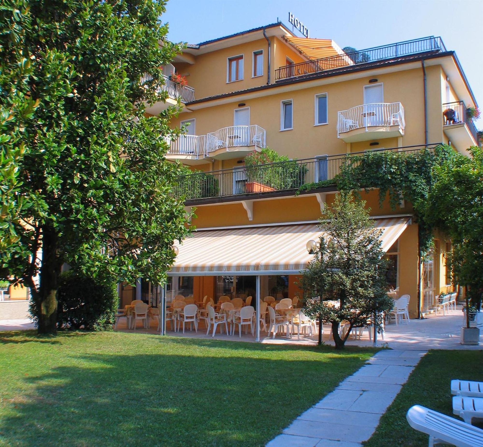 Hotel Bisesti ***S Garda  Esterno foto
