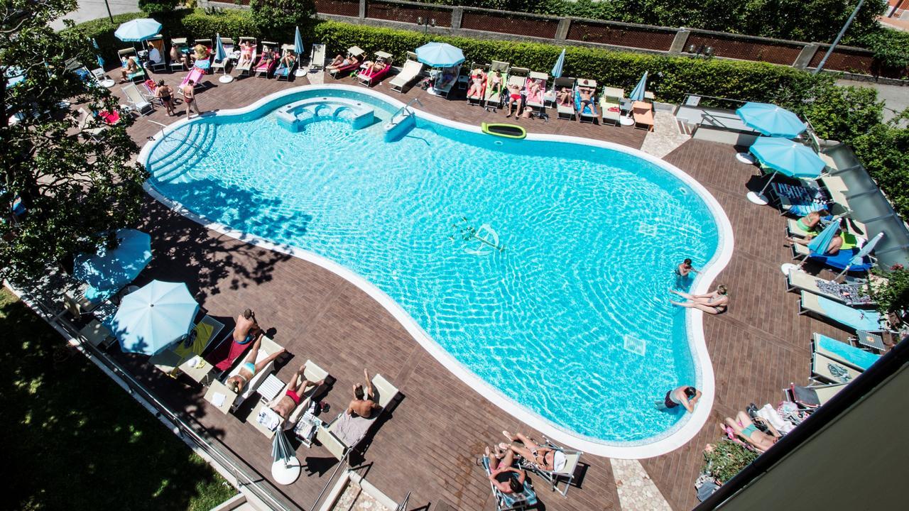 Hotel Bisesti ***S Garda  Esterno foto